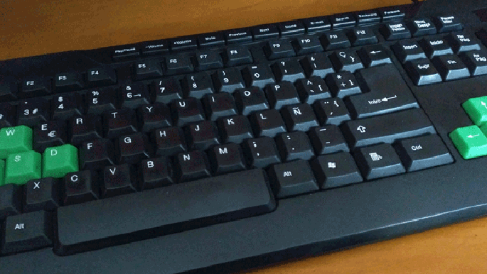 Cómo limpiar tu teclado o tu teléfono móvil